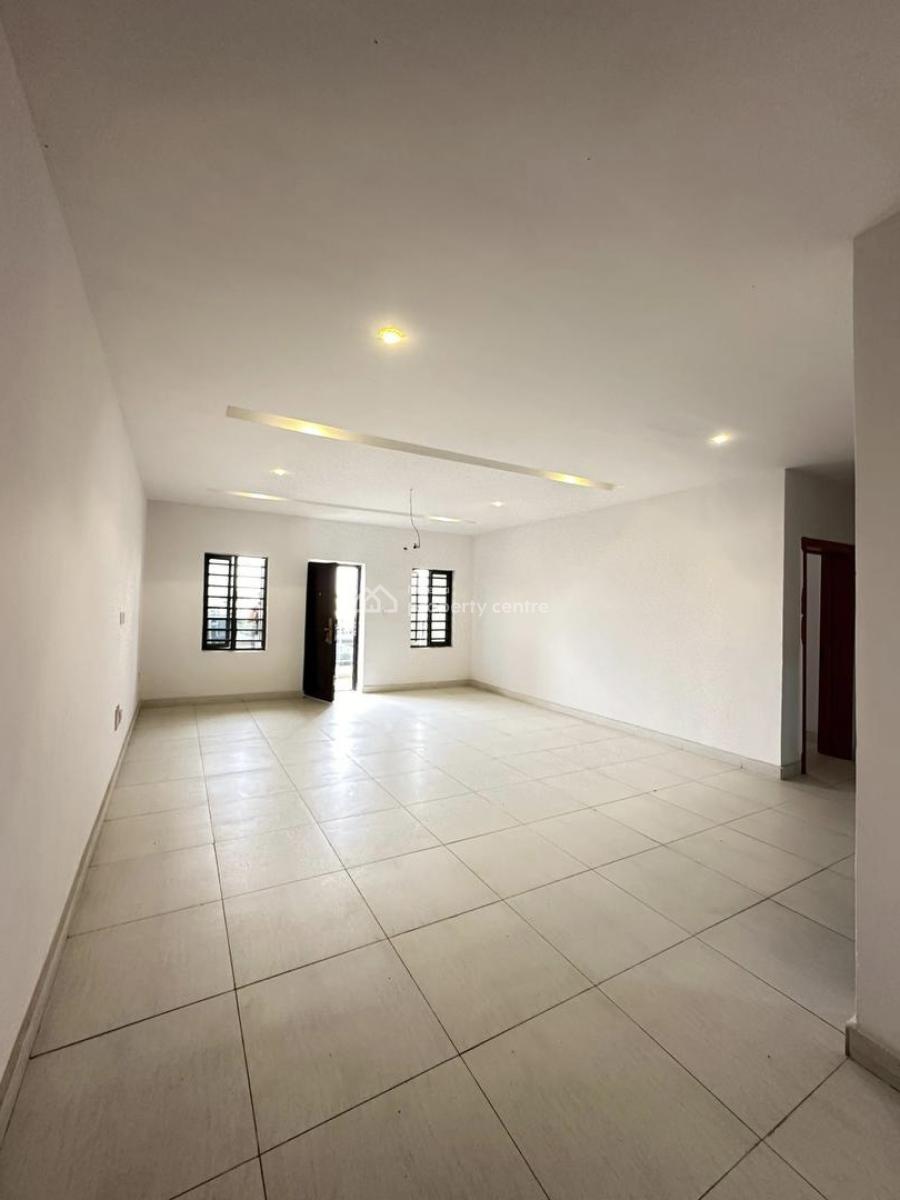 Spacious 2 Bedroom Apartment with  Pool, Elevator and Gym., Lekki Phase 1, Lekki, Lagos, Flat / Apartment for Sale