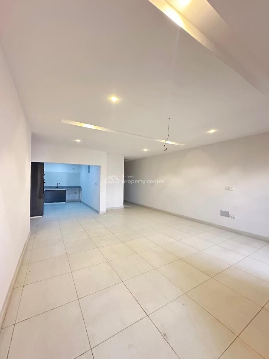 Spacious 2 Bedroom Apartment with  Pool, Elevator and Gym., Lekki Phase 1, Lekki, Lagos, Flat / Apartment for Sale