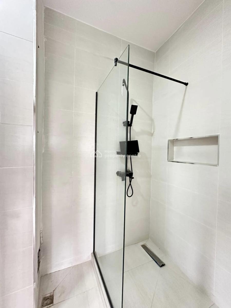 Spacious 2 Bedroom Apartment with  Pool, Elevator and Gym., Lekki Phase 1, Lekki, Lagos, Flat / Apartment for Sale