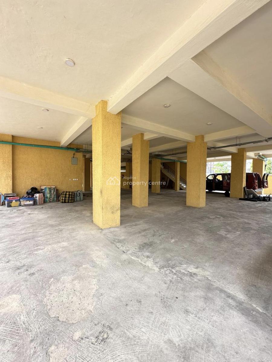 Spacious 2 Bedroom Apartment with  Pool, Elevator and Gym., Lekki Phase 1, Lekki, Lagos, Flat / Apartment for Sale