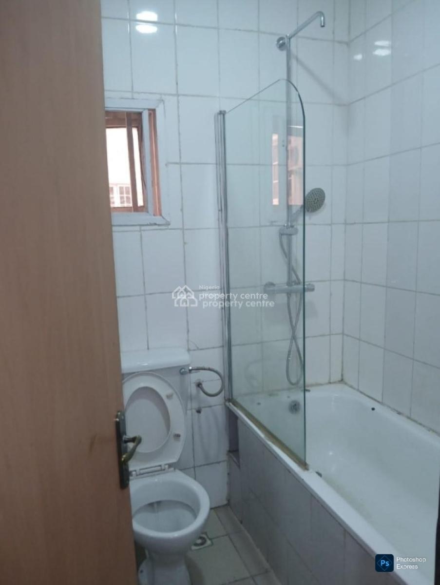 3 Bedroom Cool Revamped Serviced Flat, Off Mike Akhigbe Street, Jabi, Abuja, Jabi, Abuja, Flat / Apartment for Rent