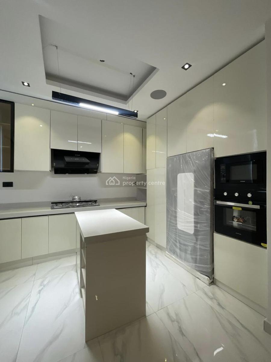 Elegant 2 Bedroom Apartment with Gym, Pool and Elevator, Lekki Phase 1, Lekki, Lagos, Flat / Apartment for Sale