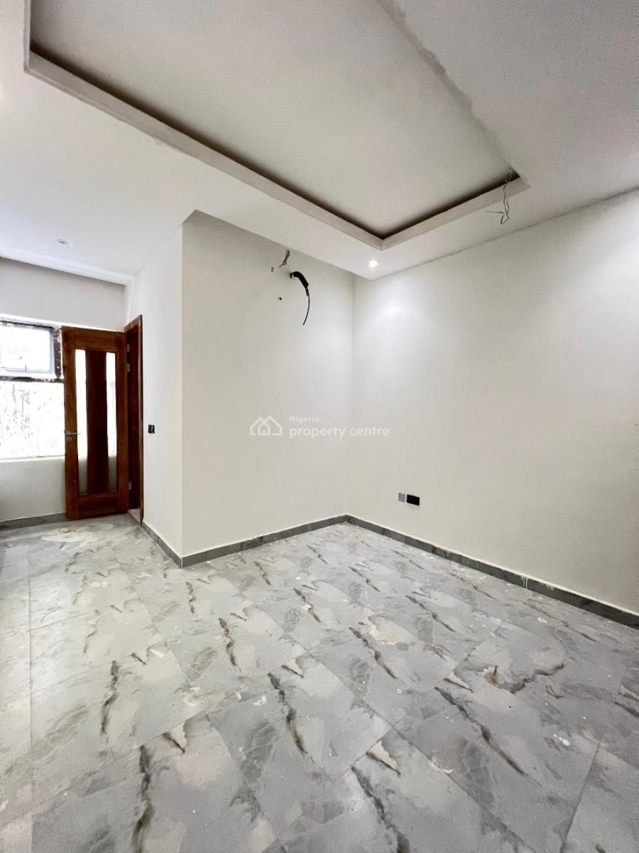 Exquisite 2 Bedroom Maisonette Suitable for Investment, Lekki Phase 1, Lekki, Lagos, Block of Flats for Sale