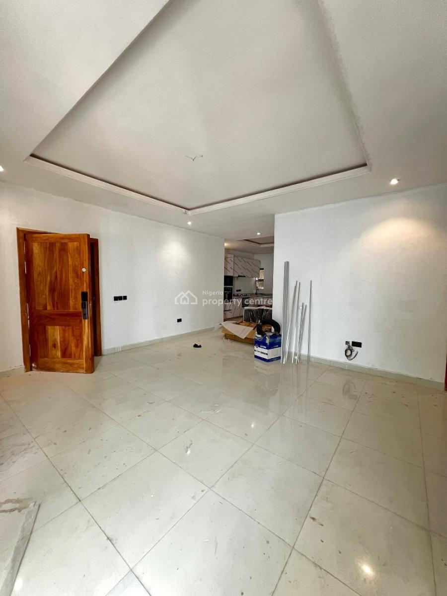 Exquisite 2 Bedroom Maisonette Suitable for Investment, Lekki Phase 1, Lekki, Lagos, Block of Flats for Sale