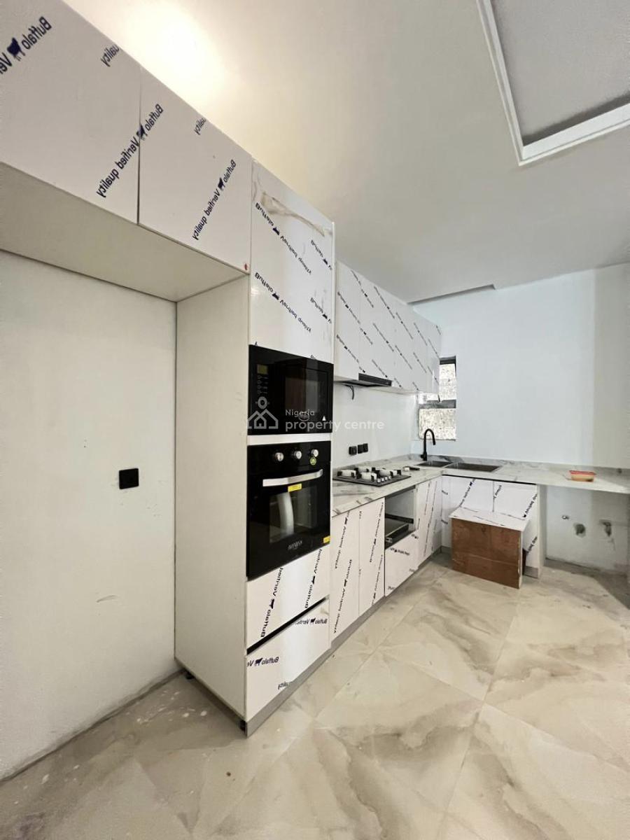 Exquisite 2 Bedroom Maisonette Suitable for Investment, Lekki Phase 1, Lekki, Lagos, Block of Flats for Sale