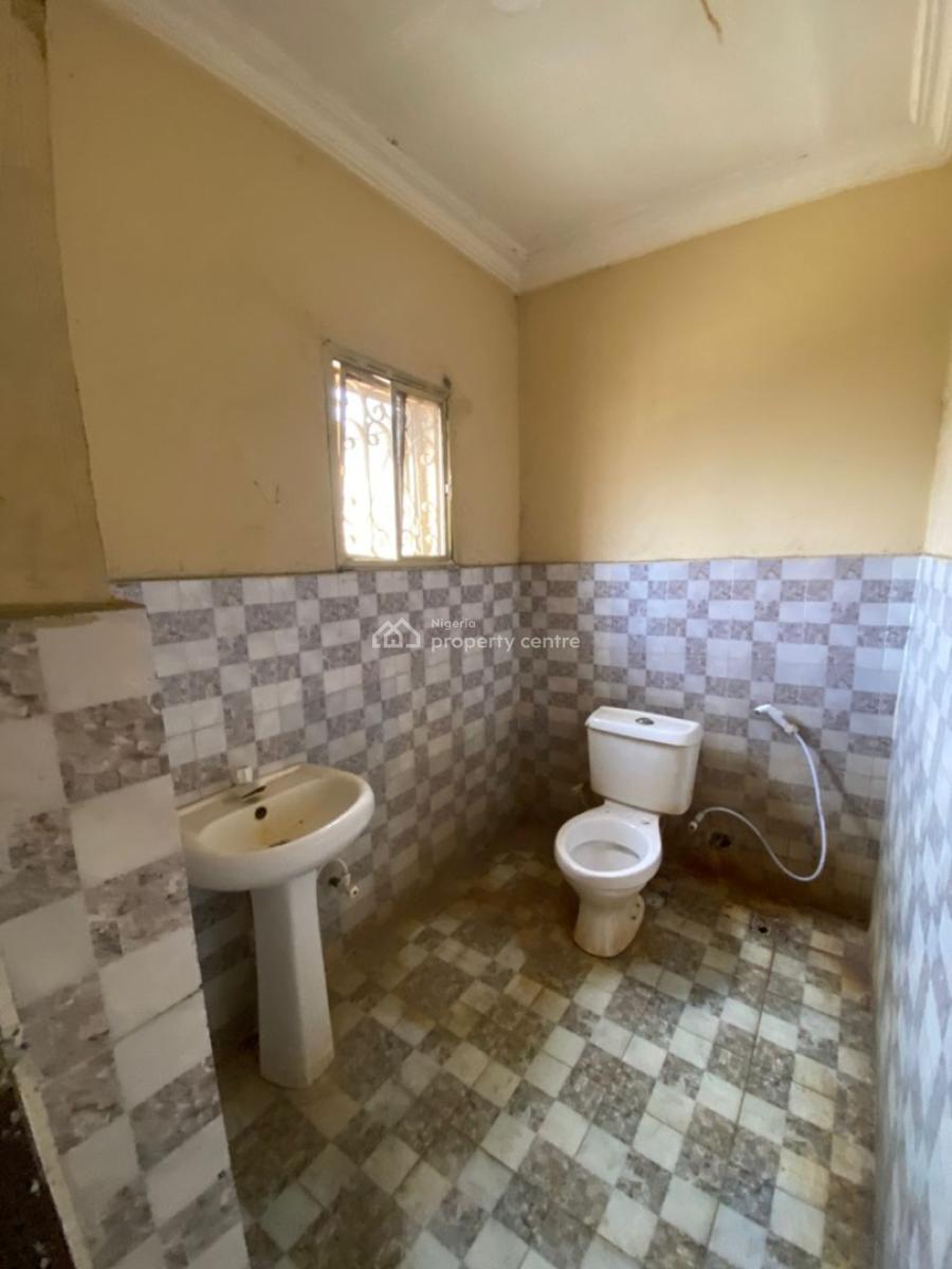 Executive 2bedrooms Luxury Apartment, Fountain Estate, Ipaja, Lagos, Flat / Apartment for Rent