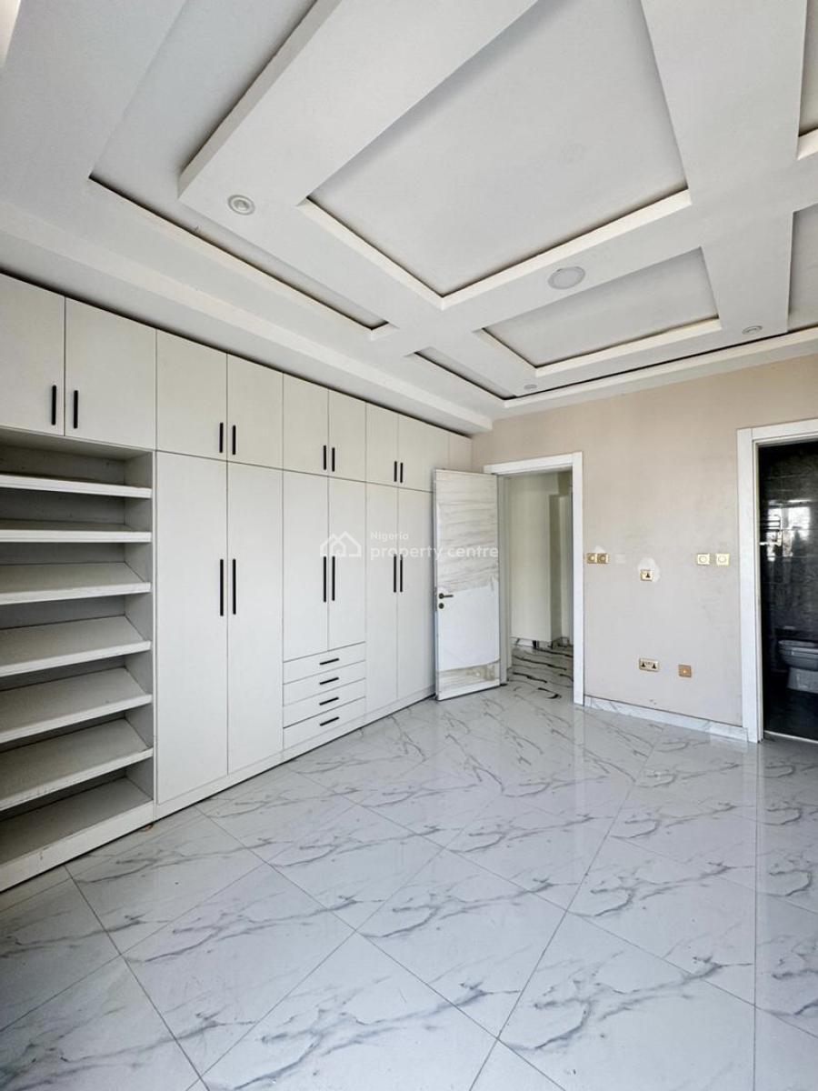 Well Finished 2 Bedroom Apartment Suitable for Investment, Lekki Phase 1, Lekki, Lagos, Flat / Apartment for Sale