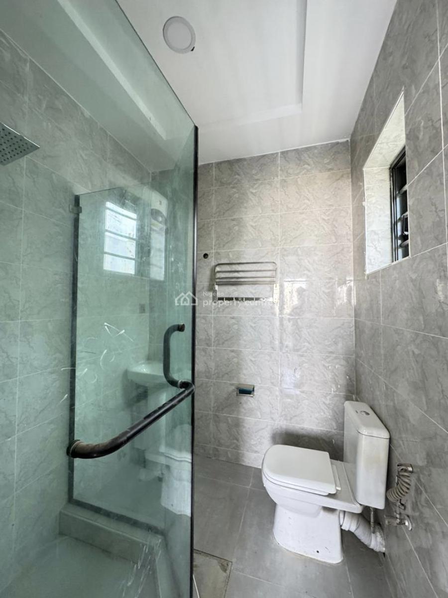 Well Finished 2 Bedroom Apartment Suitable for Investment, Lekki Phase 1, Lekki, Lagos, Flat / Apartment for Sale