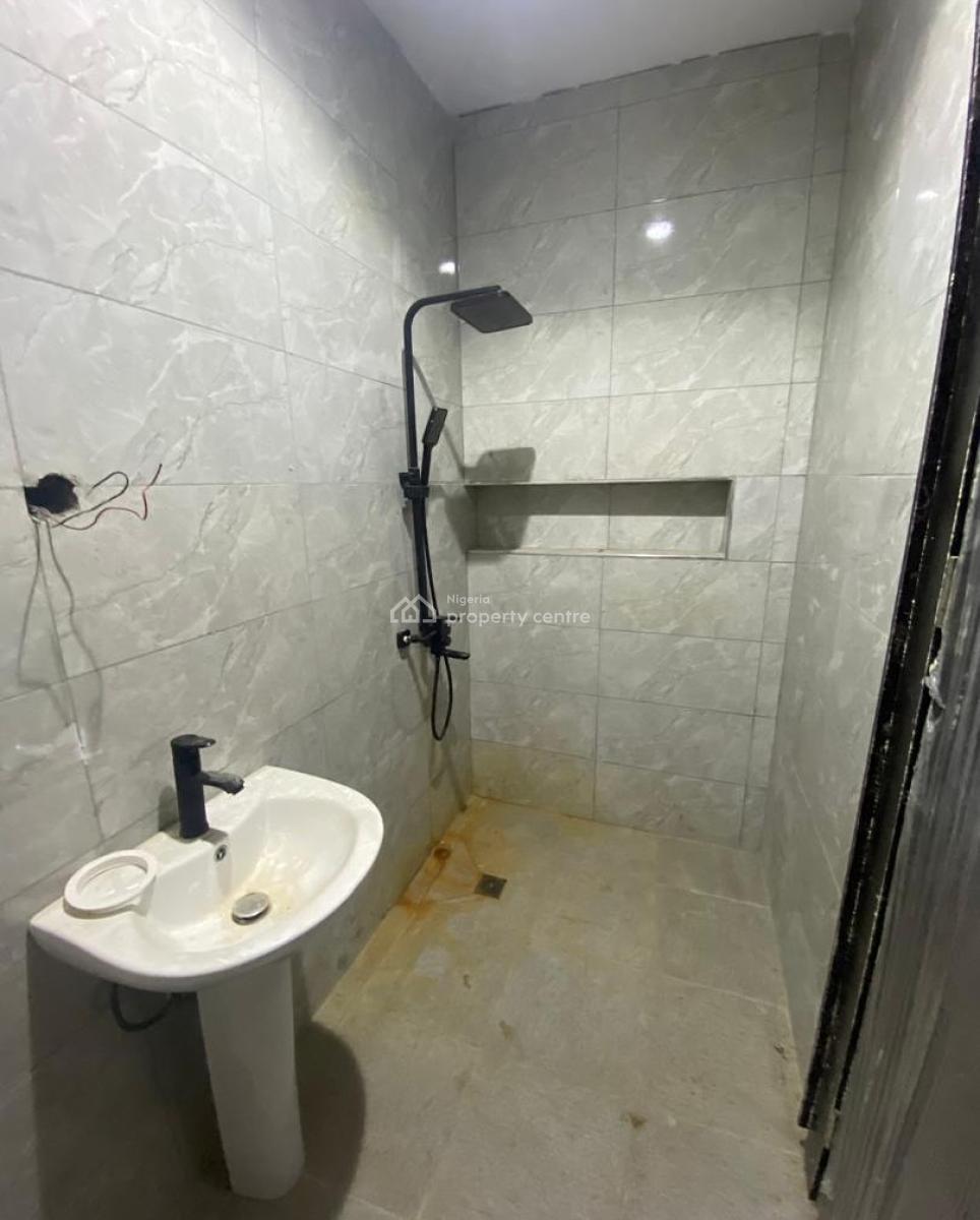 2 Bedroom Apartment + Bq, Ologolo, Lekki, Lagos, Block of Flats for Sale