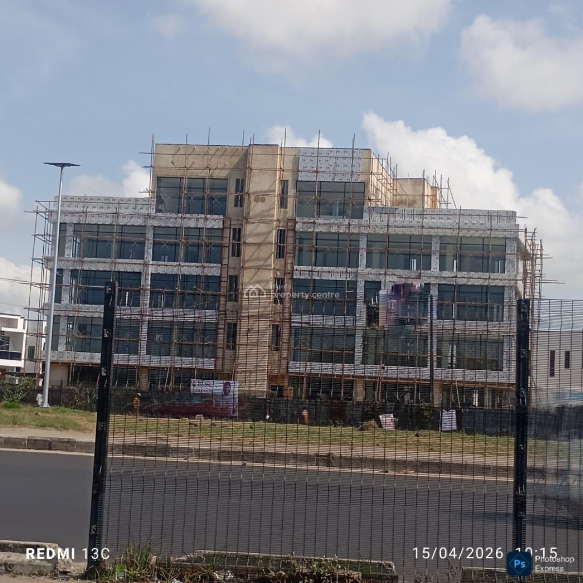 Shop / Office in a Traffic Congestion Zone (high Visibility), Facing Lekki Express Road, Lekki, Lagos, Commercial Property for Rent