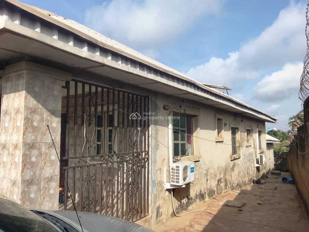 Twin Flat of 4 Bedroom and 2 Bedroom on a Plot of Land, Moleke Via Oluwo, Alakia, Ibadan, Oyo, Block of Flats for Sale