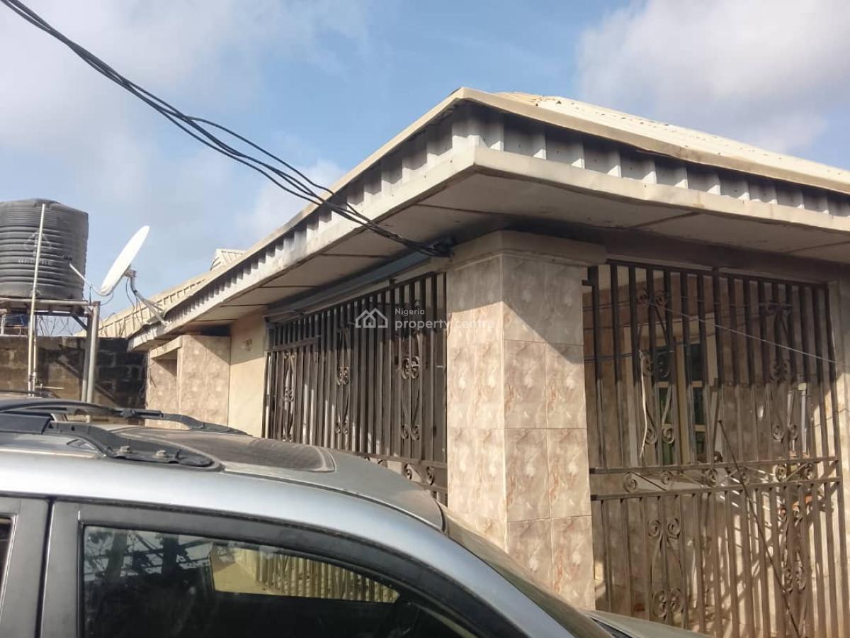 Twin Flat of 4 Bedroom and 2 Bedroom on a Plot of Land, Moleke Via Oluwo, Alakia, Ibadan, Oyo, Block of Flats for Sale