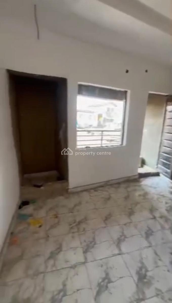 Standard Mini Flat, Shomolu, Lagos, Mini Flat (room and Parlour) for Rent