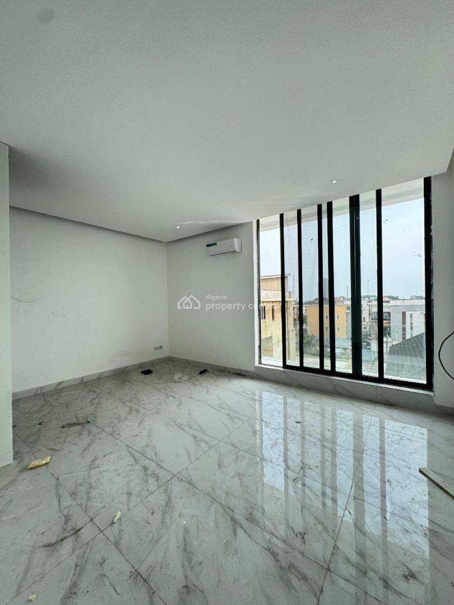 Exquisitely Built 2  Bedroom Apartment, Lekki Phase 1, Lekki, Lagos, Flat / Apartment for Sale