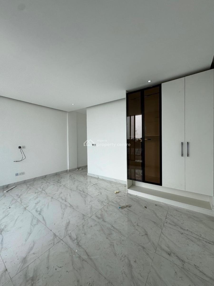 Exquisitely Built 2  Bedroom Apartment, Lekki Phase 1, Lekki, Lagos, Flat / Apartment for Sale