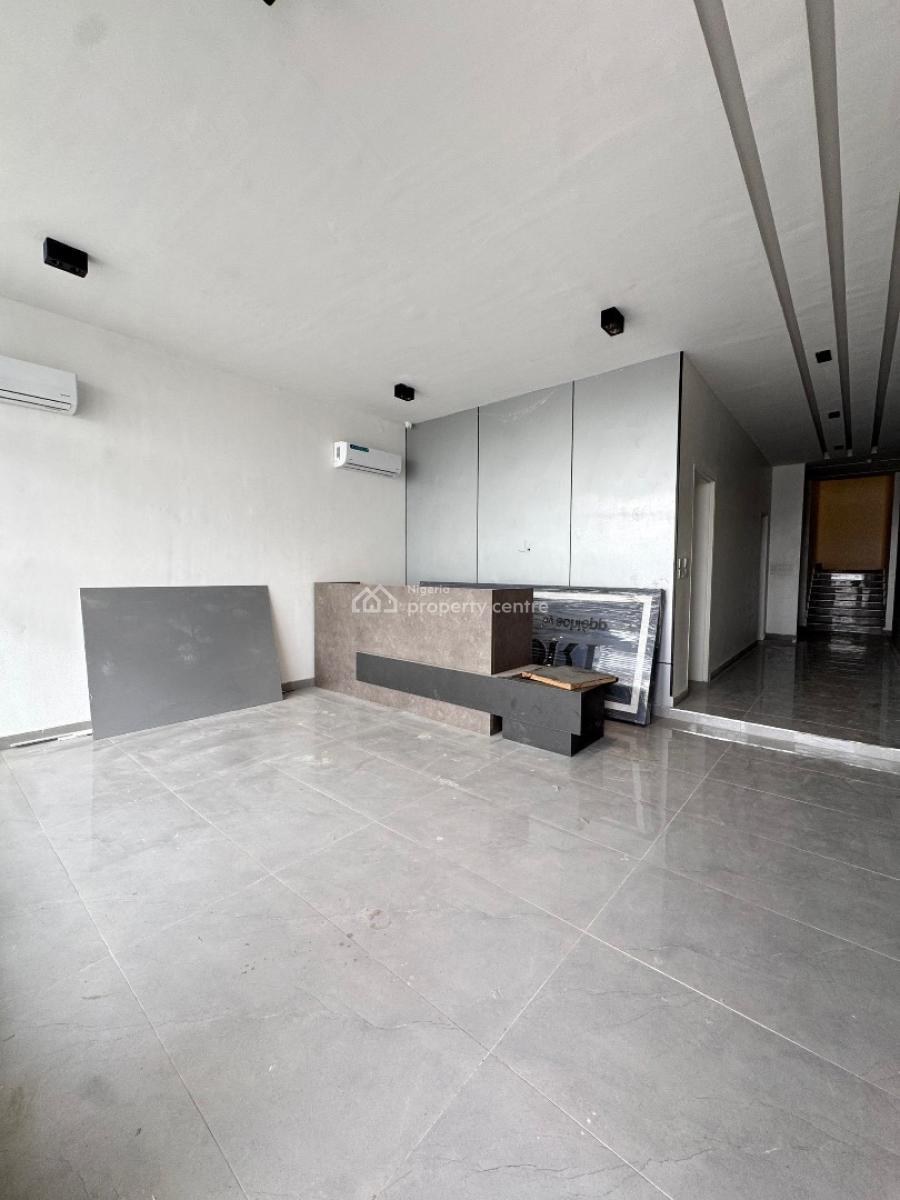 Exquisitely Built 2  Bedroom Apartment, Lekki Phase 1, Lekki, Lagos, Flat / Apartment for Sale