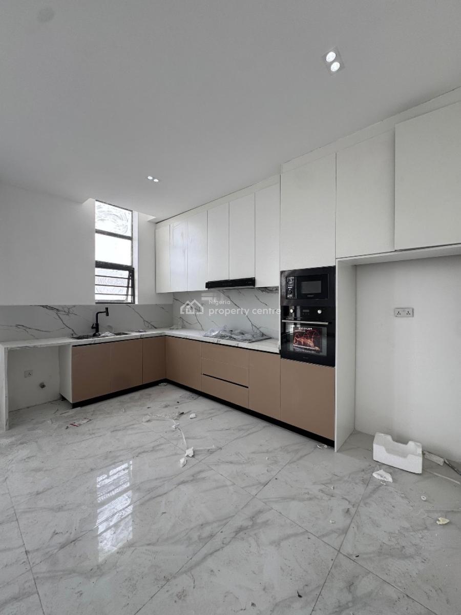 Exquisitely Built 2  Bedroom Apartment, Lekki Phase 1, Lekki, Lagos, Flat / Apartment for Sale