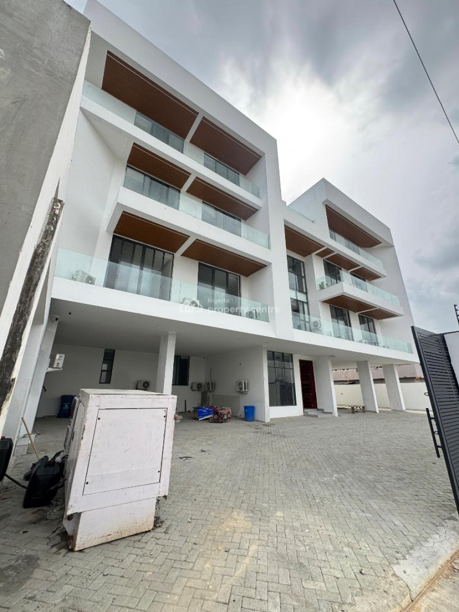 Exquisitely Built 2  Bedroom Apartment, Lekki Phase 1, Lekki, Lagos, Flat / Apartment for Sale
