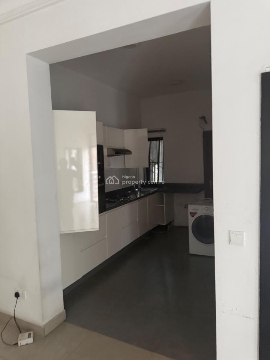 Spacious 1 Bedroom, Off Yusuf Abiodun Way, Oniru, Victoria Island (vi), Lagos, Mini Flat (room and Parlour) for Sale