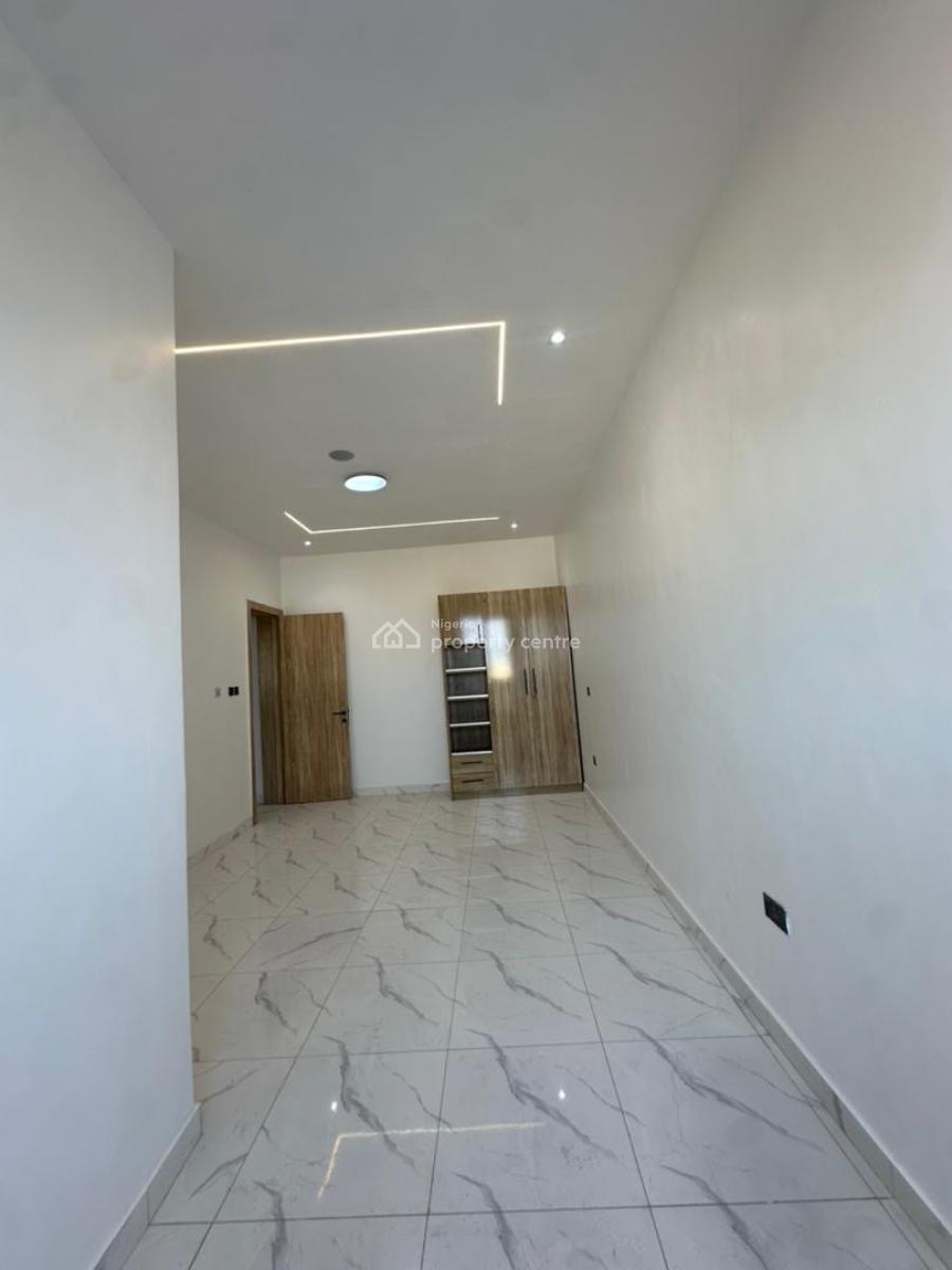2 Bedroom Apartment with Swimming Pool, New Road, Opp Chevron, Lekki, Lagos, Flat / Apartment for Sale