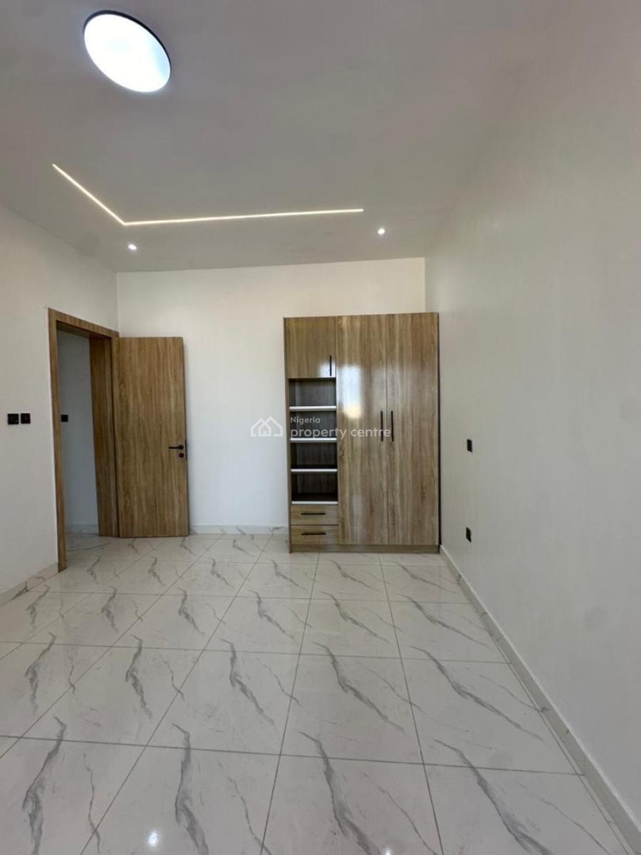 2 Bedroom Apartment with Swimming Pool, New Road, Opp Chevron, Lekki, Lagos, Flat / Apartment for Sale