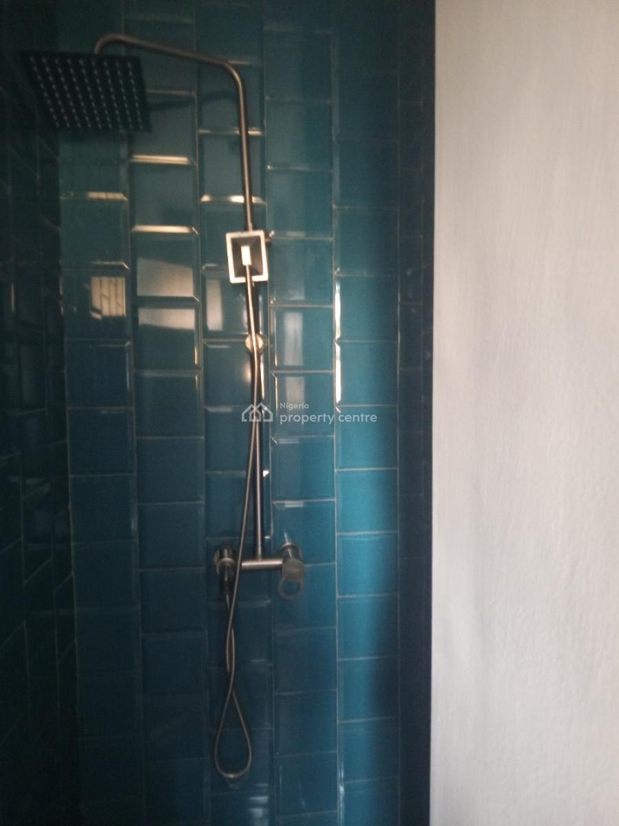 Fully Serviced 2 Bedroom Apartment, Upstairs with Bq, Oba Amusa Estate, Agungi, Lekki, Lagos, Flat / Apartment for Rent