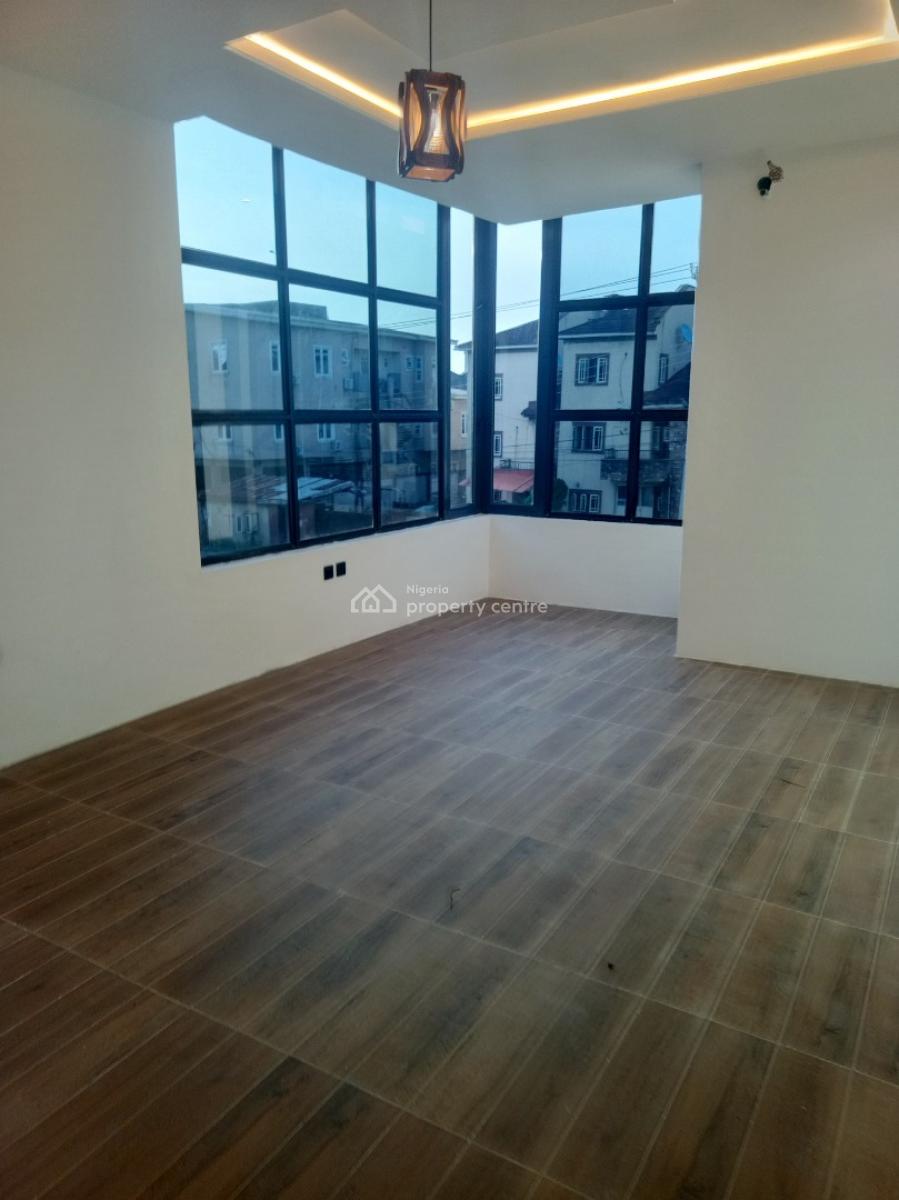 Fully Serviced 2 Bedroom Apartment, Upstairs with Bq, Oba Amusa Estate, Agungi, Lekki, Lagos, Flat / Apartment for Rent