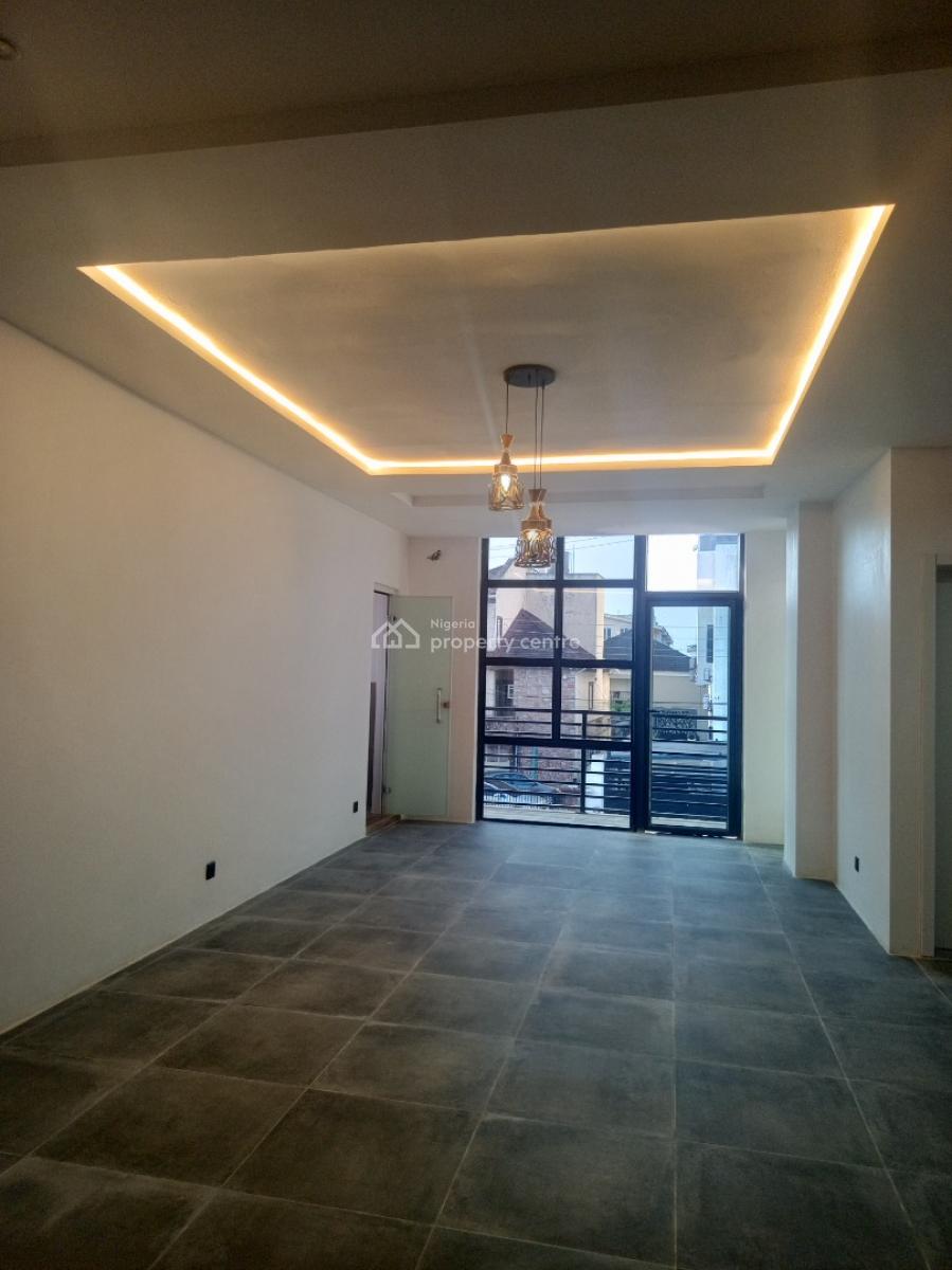 Fully Serviced 2 Bedroom Apartment, Upstairs with Bq, Oba Amusa Estate, Agungi, Lekki, Lagos, Flat / Apartment for Rent