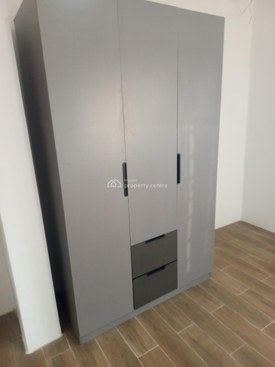 Fully Serviced 2 Bedroom Apartment, Upstairs with Bq, Oba Amusa Estate, Agungi, Lekki, Lagos, Flat / Apartment for Rent