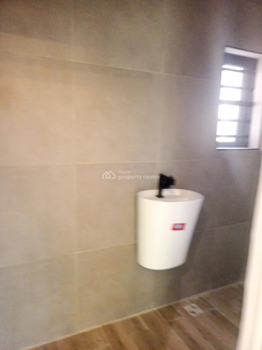 Fully Serviced 2 Bedroom Apartment, Upstairs with Bq, Oba Amusa Estate, Agungi, Lekki, Lagos, Flat / Apartment for Rent