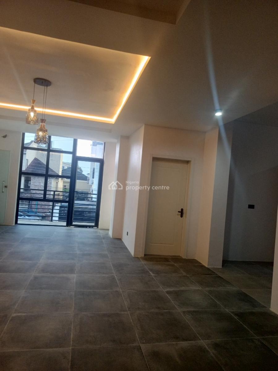 Fully Serviced 2 Bedroom Apartment, Upstairs with Bq, Oba Amusa Estate, Agungi, Lekki, Lagos, Flat / Apartment for Rent