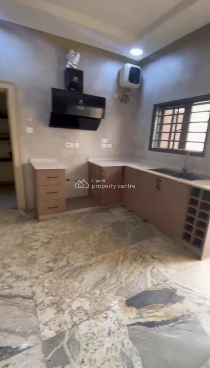 Luxury 3bedroom En-suite Flat +bq, Wuse 2, Wuse, Abuja, Block of Flats for Sale