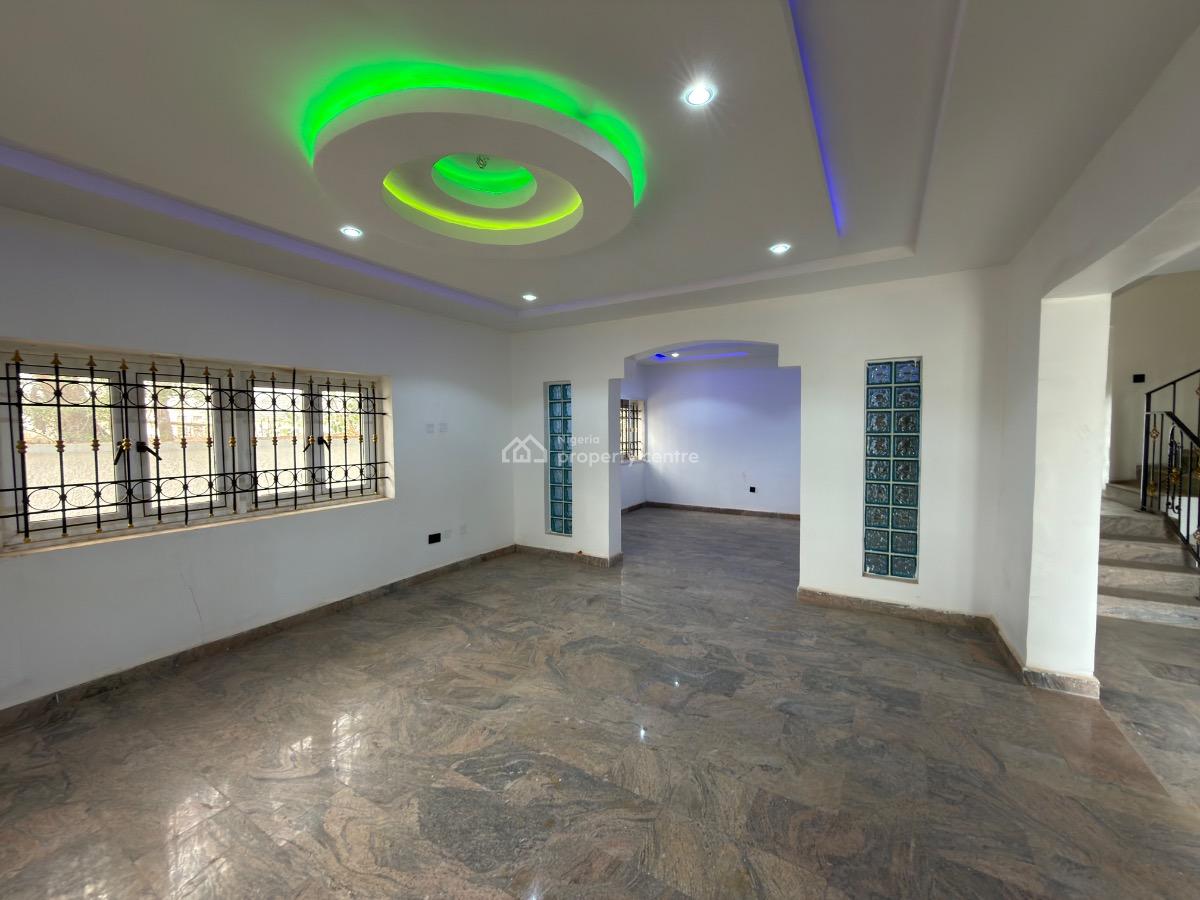 6 Bedroom Semi-detached House, Asokoro District, Abuja, Semi-detached Duplex for Rent