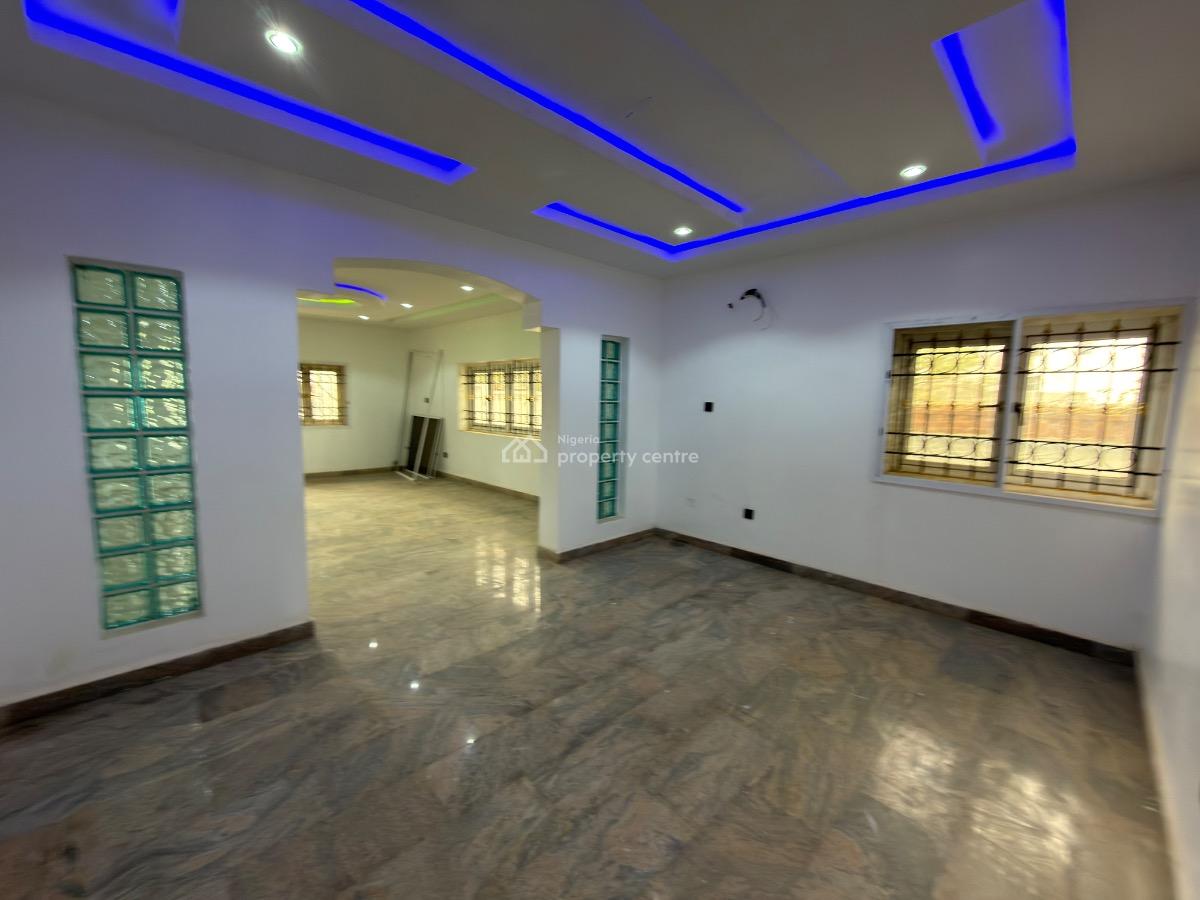 6 Bedroom Semi-detached House, Asokoro District, Abuja, Semi-detached Duplex for Rent