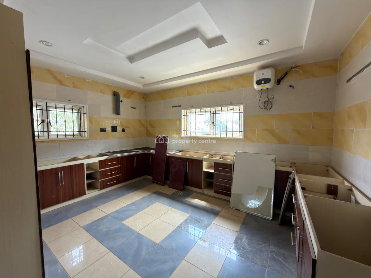 6 Bedroom Semi-detached House, Asokoro District, Abuja, Semi-detached Duplex for Rent