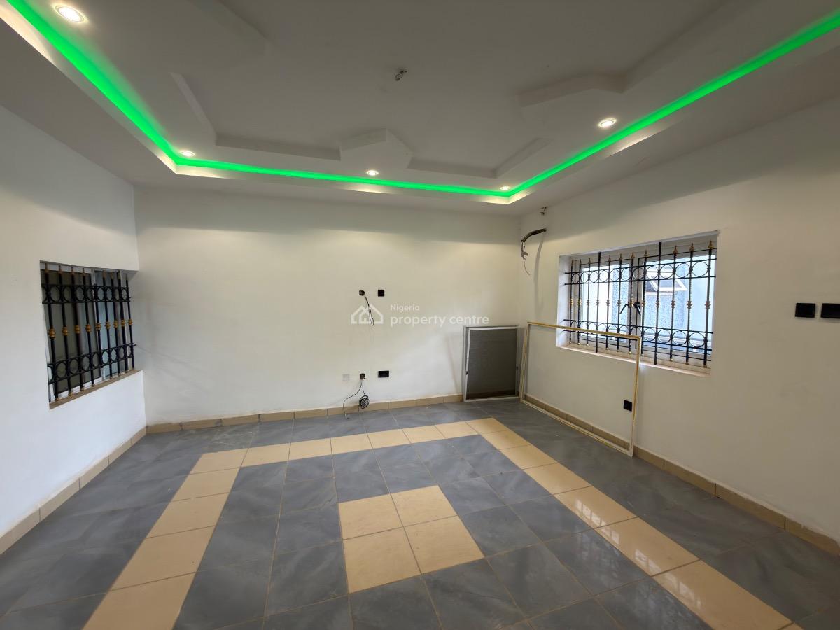 6 Bedroom Semi-detached House, Asokoro District, Abuja, Semi-detached Duplex for Rent