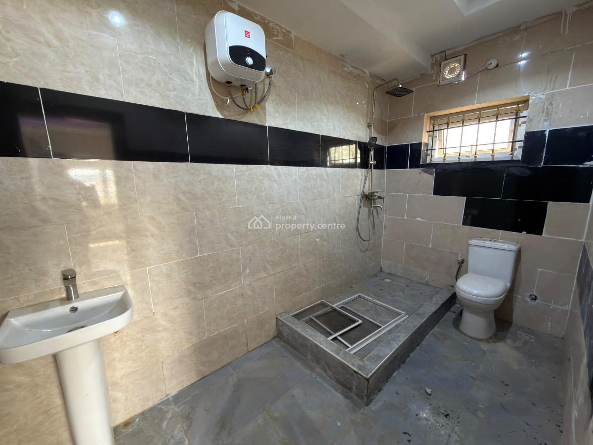 6 Bedroom Semi-detached House, Asokoro District, Abuja, Semi-detached Duplex for Rent