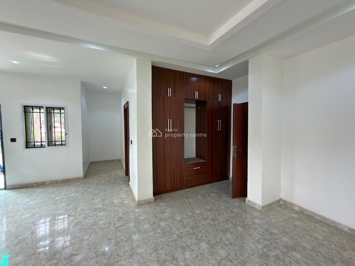 6 Bedroom Semi-detached House, Asokoro District, Abuja, Semi-detached Duplex for Rent