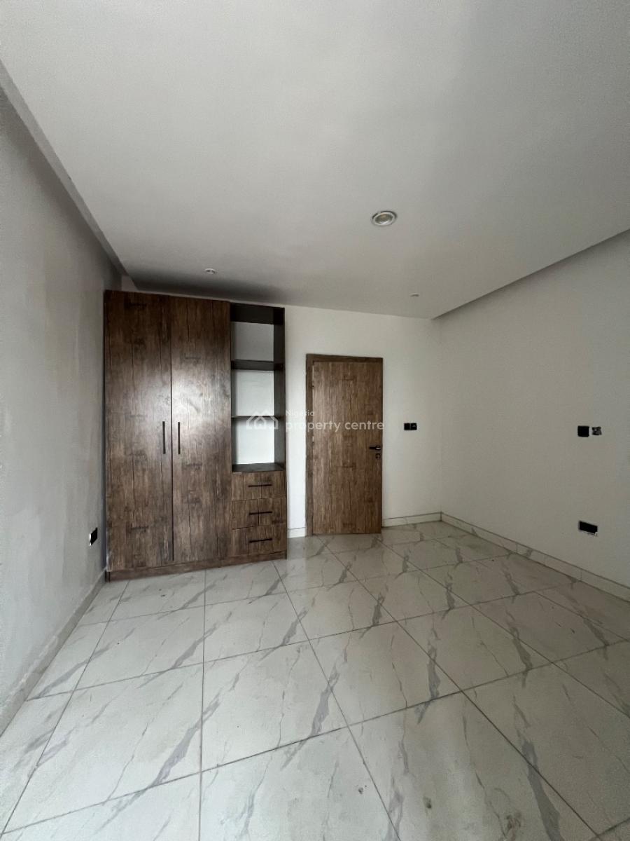 Well Built 2bedroom Apartment, Ologolo, Lekki, Lagos, Flat / Apartment for Rent