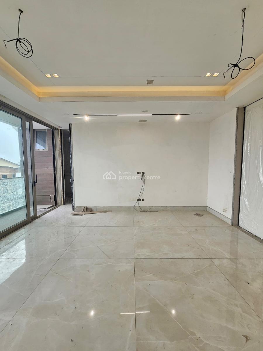 Exclusive 4 Bedroom Maisonette, Plus Bq, Elevator, Lekki Phase 1, Lekki, Lagos, Block of Flats for Sale