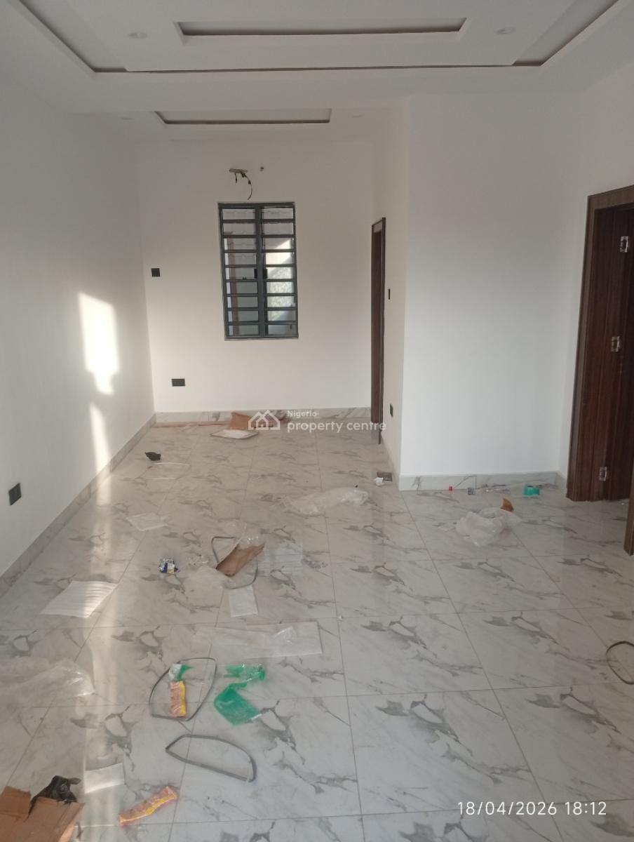 Executive 2 Bedroom Flat, Off Ajibola Crescent Alapere Lagos, Alapere, Ketu, Lagos, Flat / Apartment for Rent