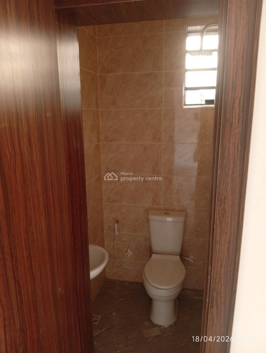 Executive 2 Bedroom Flat, Off Ajibola Crescent Alapere Lagos, Alapere, Ketu, Lagos, Flat / Apartment for Rent