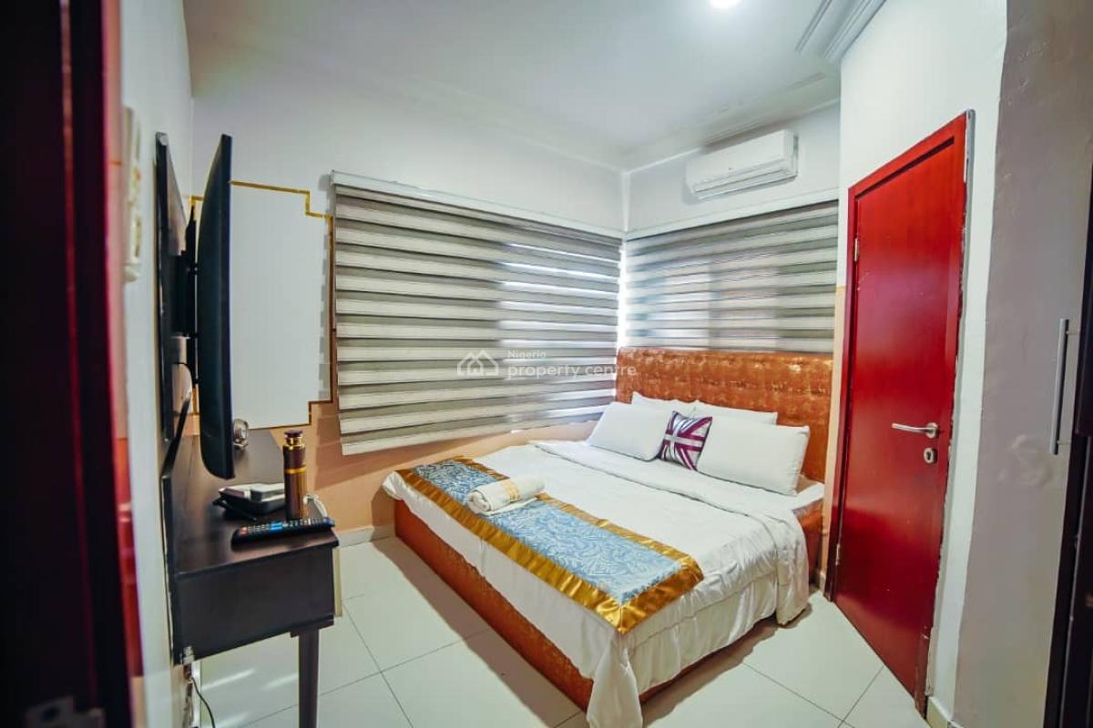 a Well Maintained and Fully Furnished One-bedroom Apartment, Off Admiralty, Lekki, Lagos, Mini Flat (room and Parlour) for Rent
