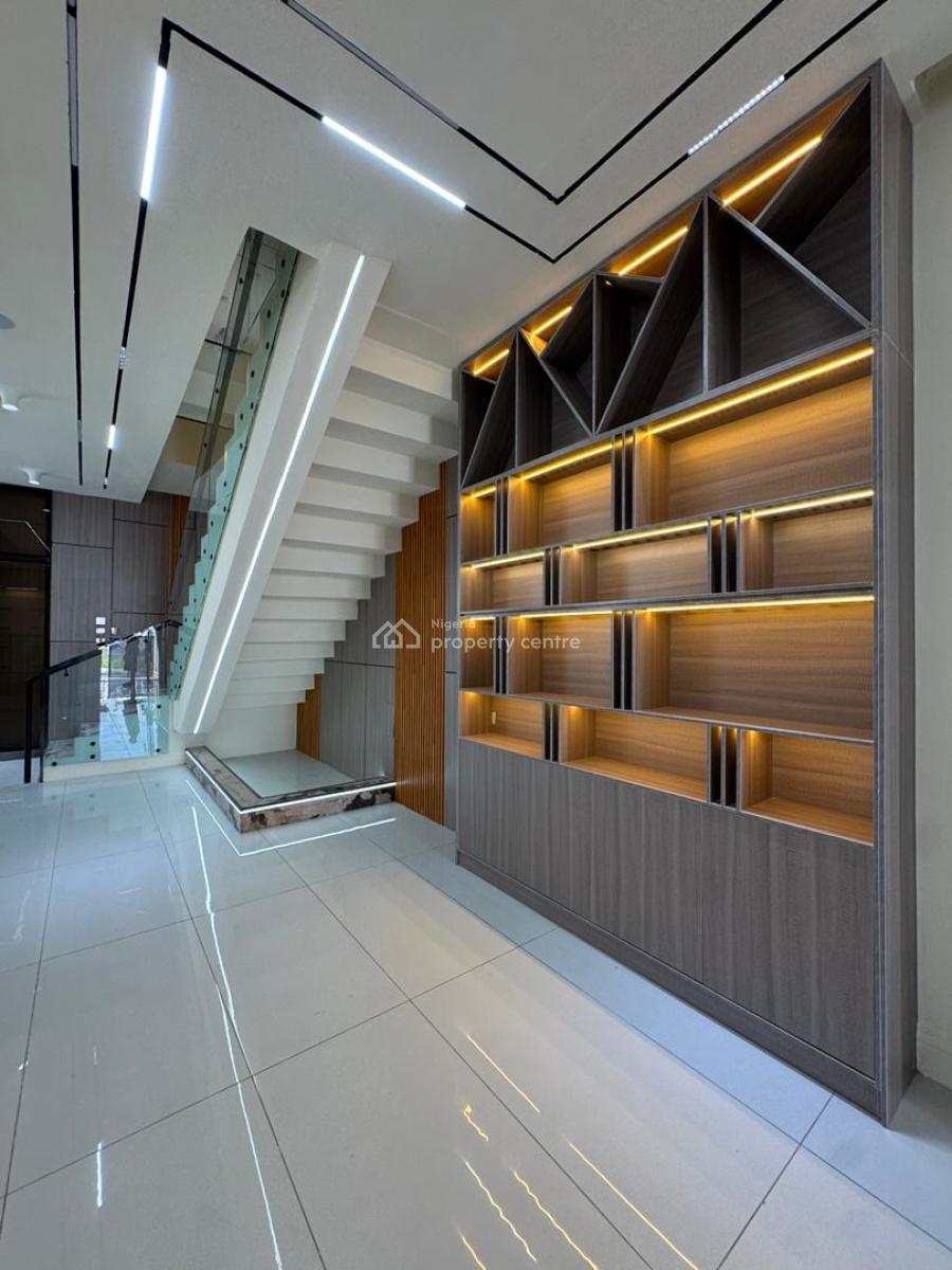 Stunning  5  Bed with a Swimming Pool, Lekki, Lagos, Detached Duplex for Sale