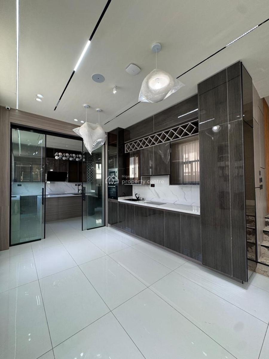 Stunning  5  Bed with a Swimming Pool, Lekki, Lagos, Detached Duplex for Sale