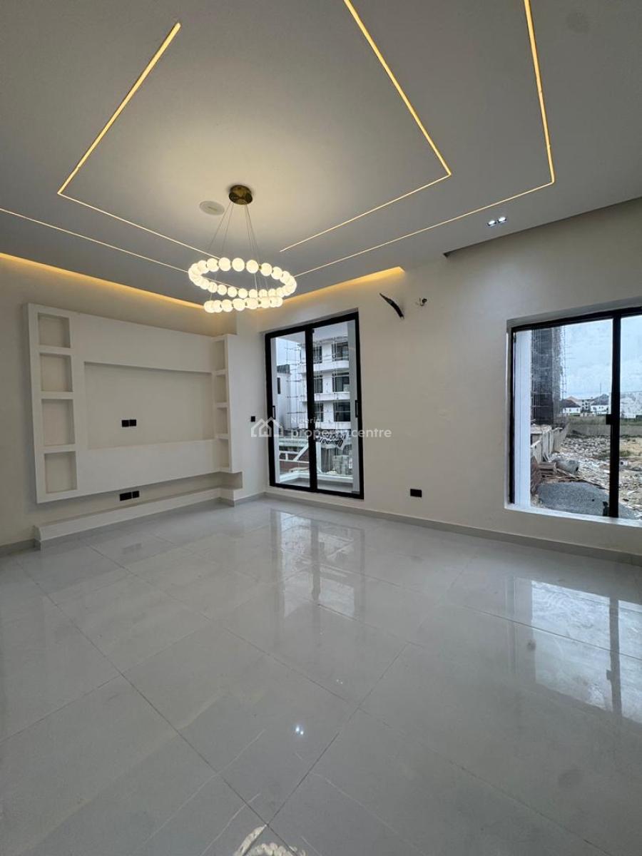 Stunning  5  Bed with a Swimming Pool, Lekki Phase 1, Lekki, Lagos, Detached Duplex for Sale