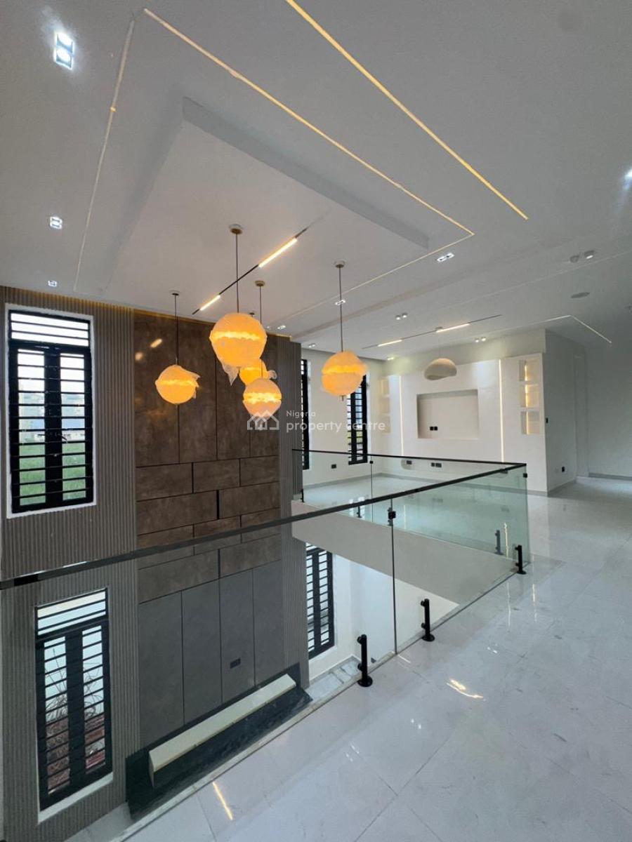 Stunning  5  Bed with a Swimming Pool, Lekki Phase 1, Lekki, Lagos, Detached Duplex for Sale