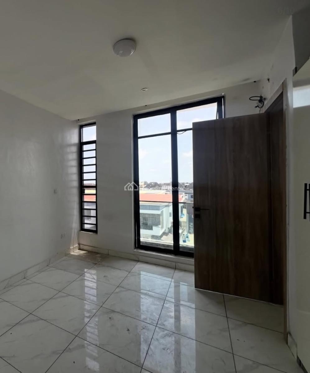 𝐖𝐄𝐋𝐋 𝐌𝐀𝐈𝐍𝐓𝐀𝐈𝐍𝐄𝐃 2 𝐁𝐄𝐃𝐑𝐎𝐎𝐌 𝐀𝐏𝐀𝐑𝐓𝐌𝐄𝐍𝐓, Lekki Phase 1, Lekki Phase 1, Lekki, Lagos, Flat / Apartment for Rent