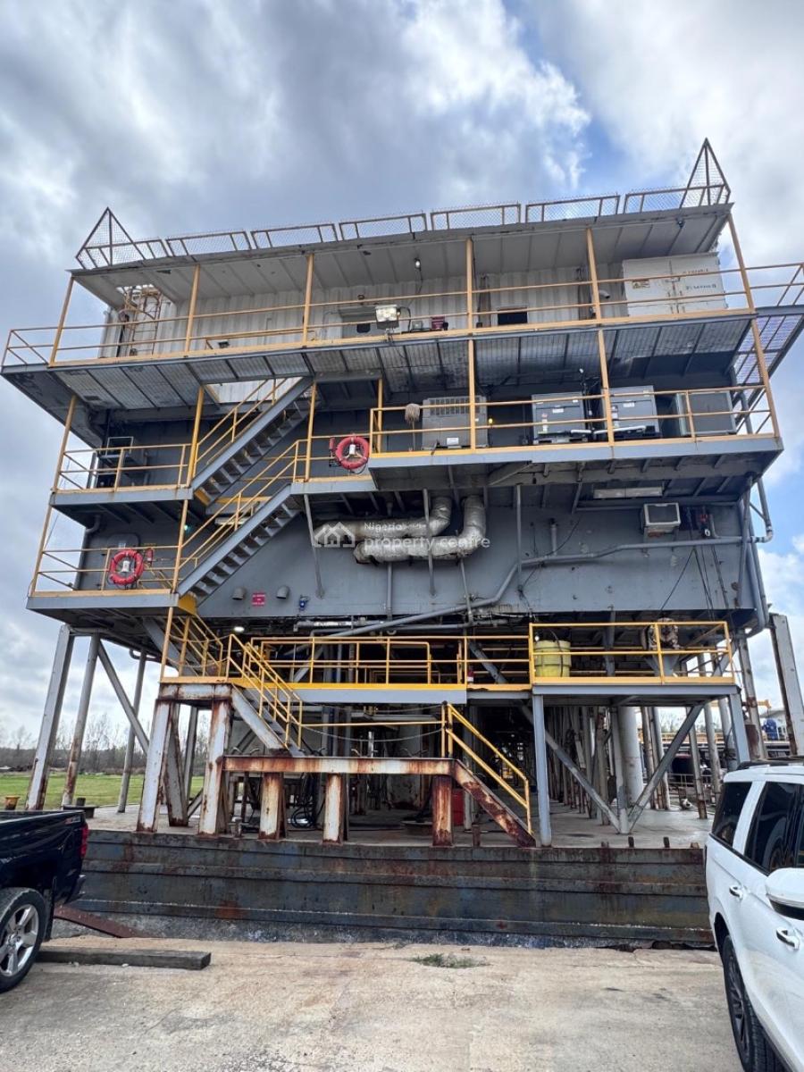 Swamp Rig, Lagos State, Victoria Island (vi), Lagos, Warehouse for Rent