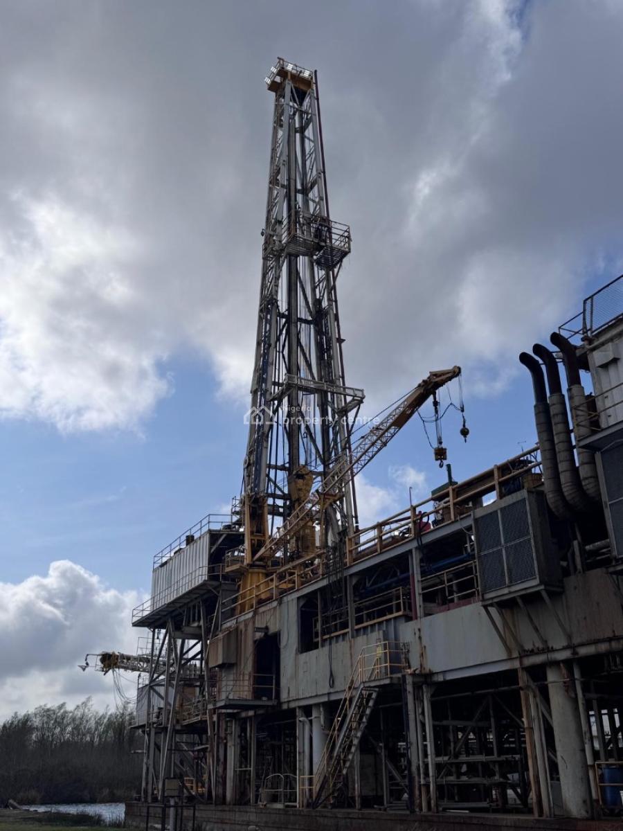 Swamp Rig, Lagos State, Victoria Island (vi), Lagos, Warehouse for Rent